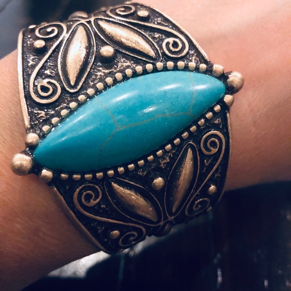 SOLD 🔥Turquoise Cuff Bracelet🔥 - Picture 5 of 6